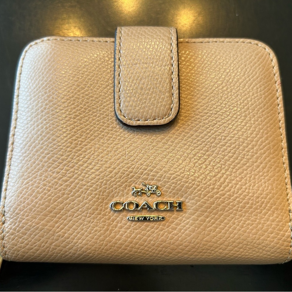 Coach light taupe Compact Leather Wallet outside great inside‎ has peeling